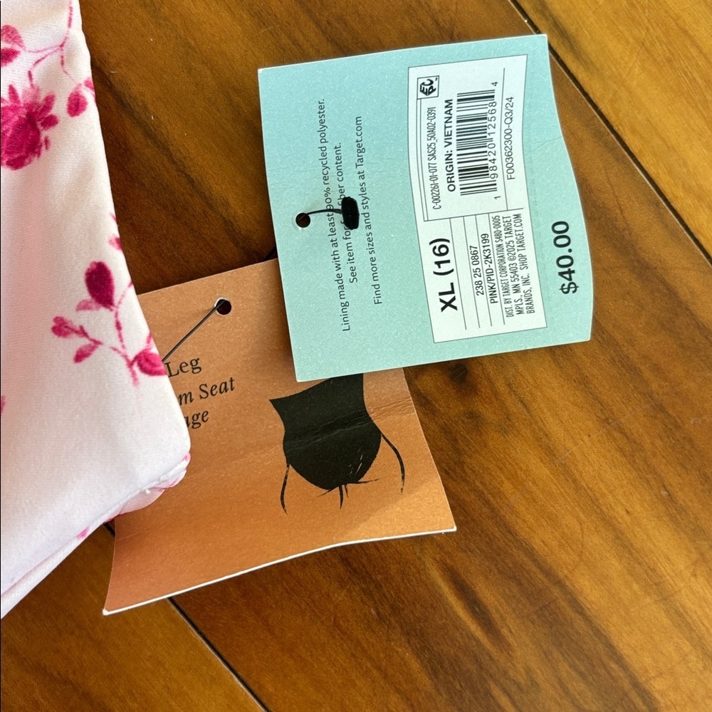 NWT pink swimsuit - Picture 5 of 9